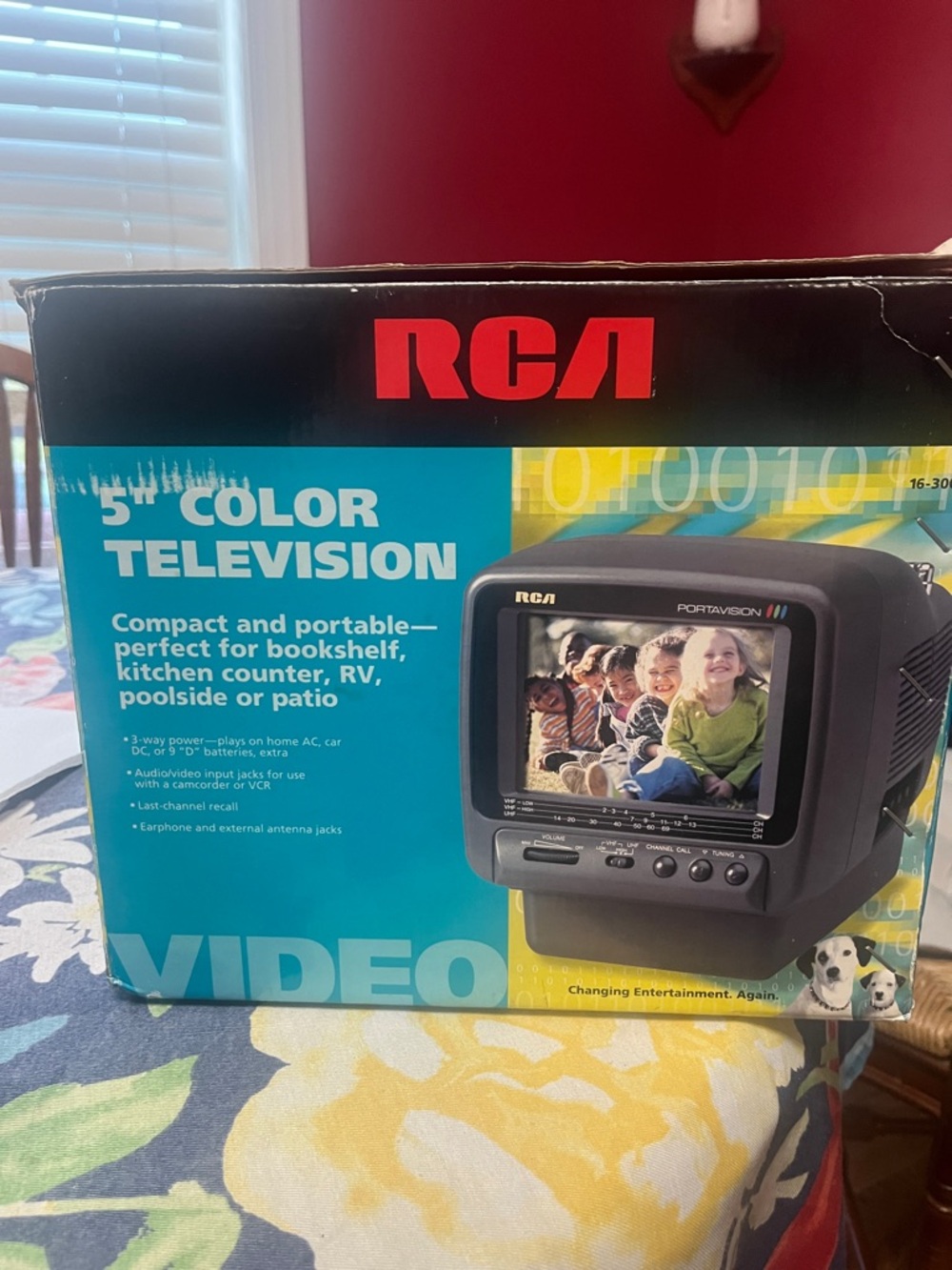 RCA 5" COLOR TV RETRO CRT MODEL 16-3000 for parts only